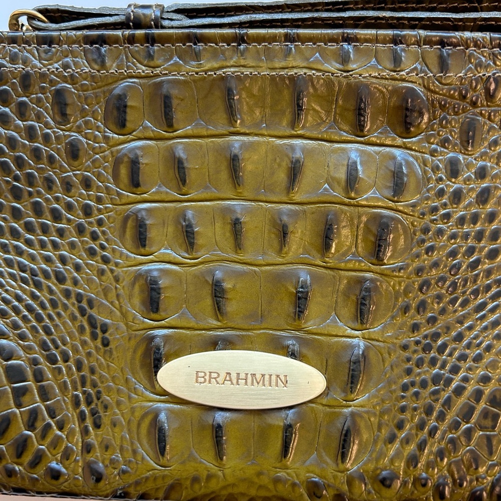 Brahmin Olive Embossed Leather large wristlet/clutch - Picture 4 of 6